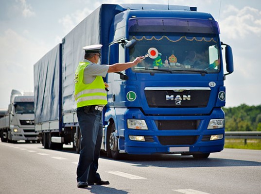 Правительство установило запрет на перевозку грузов автотранспортом из недружественных стран